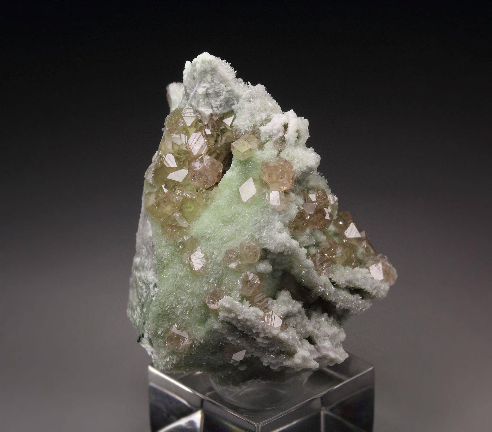 gem pink GARNET var. GROSSULAR, DIOPSIDE