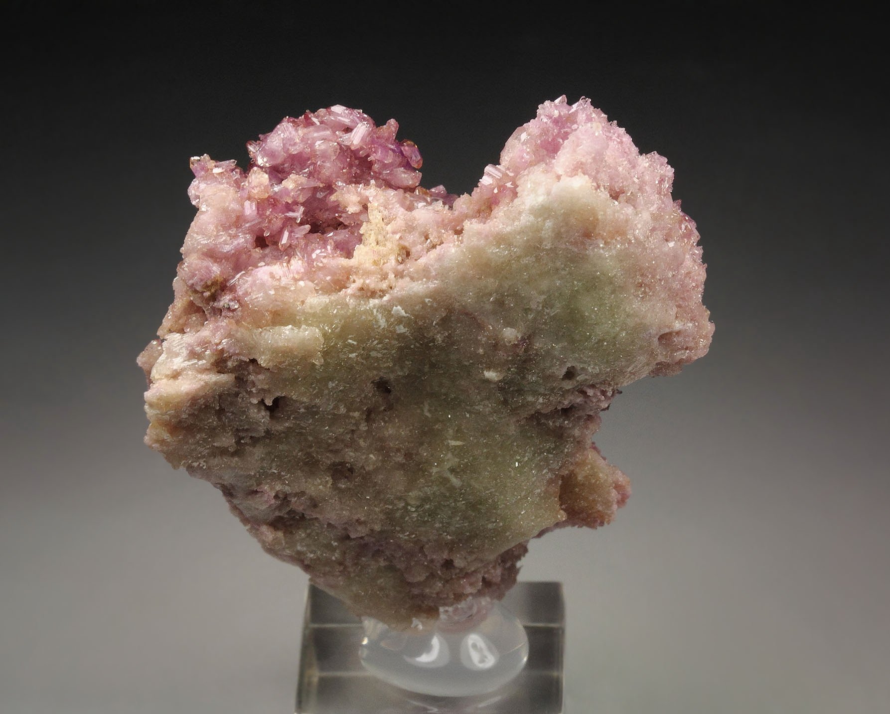 VESUVIANITE var. MANGANOAN