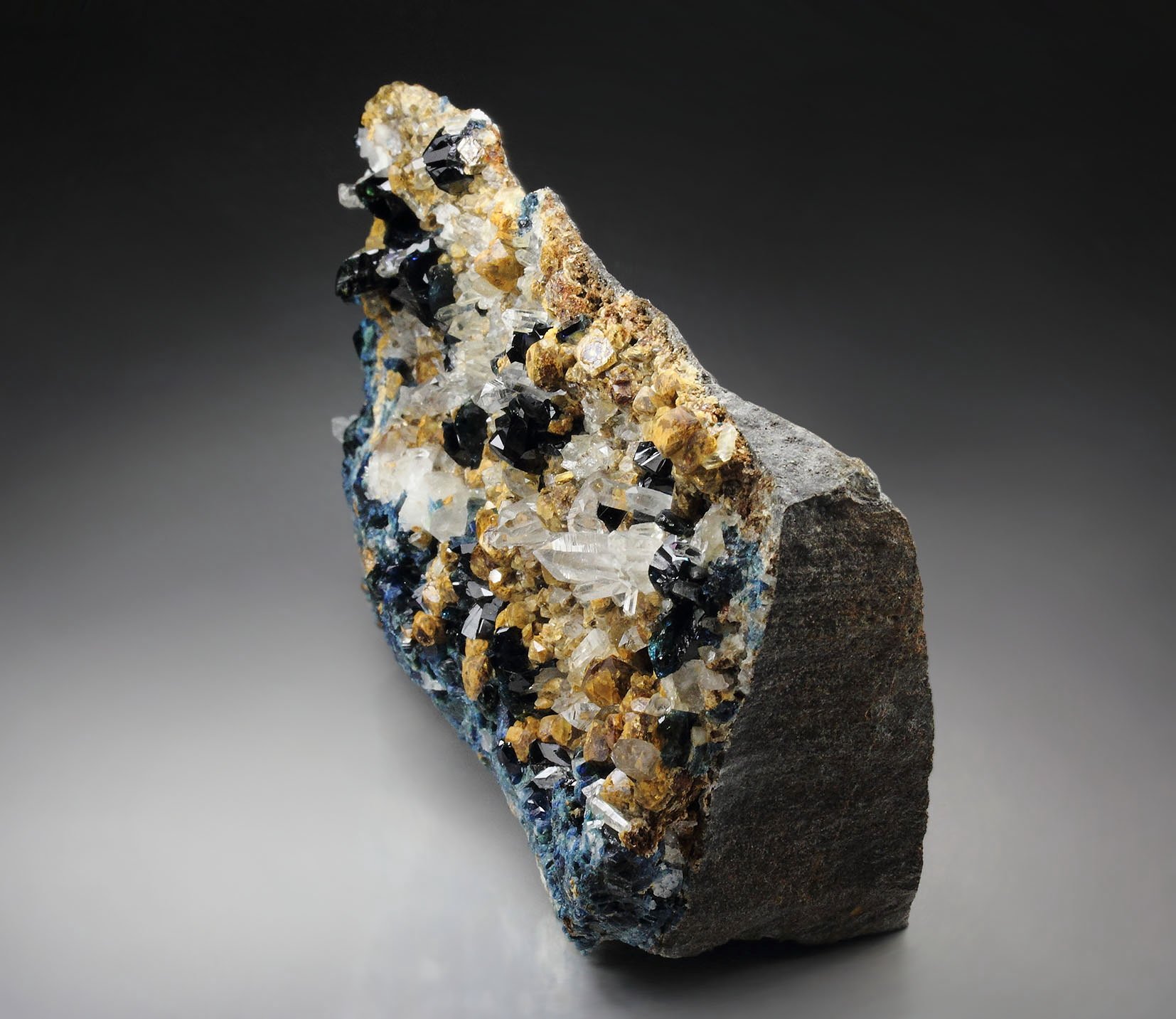 gemmy LAZULITE, SIDERITE, QUARTZ