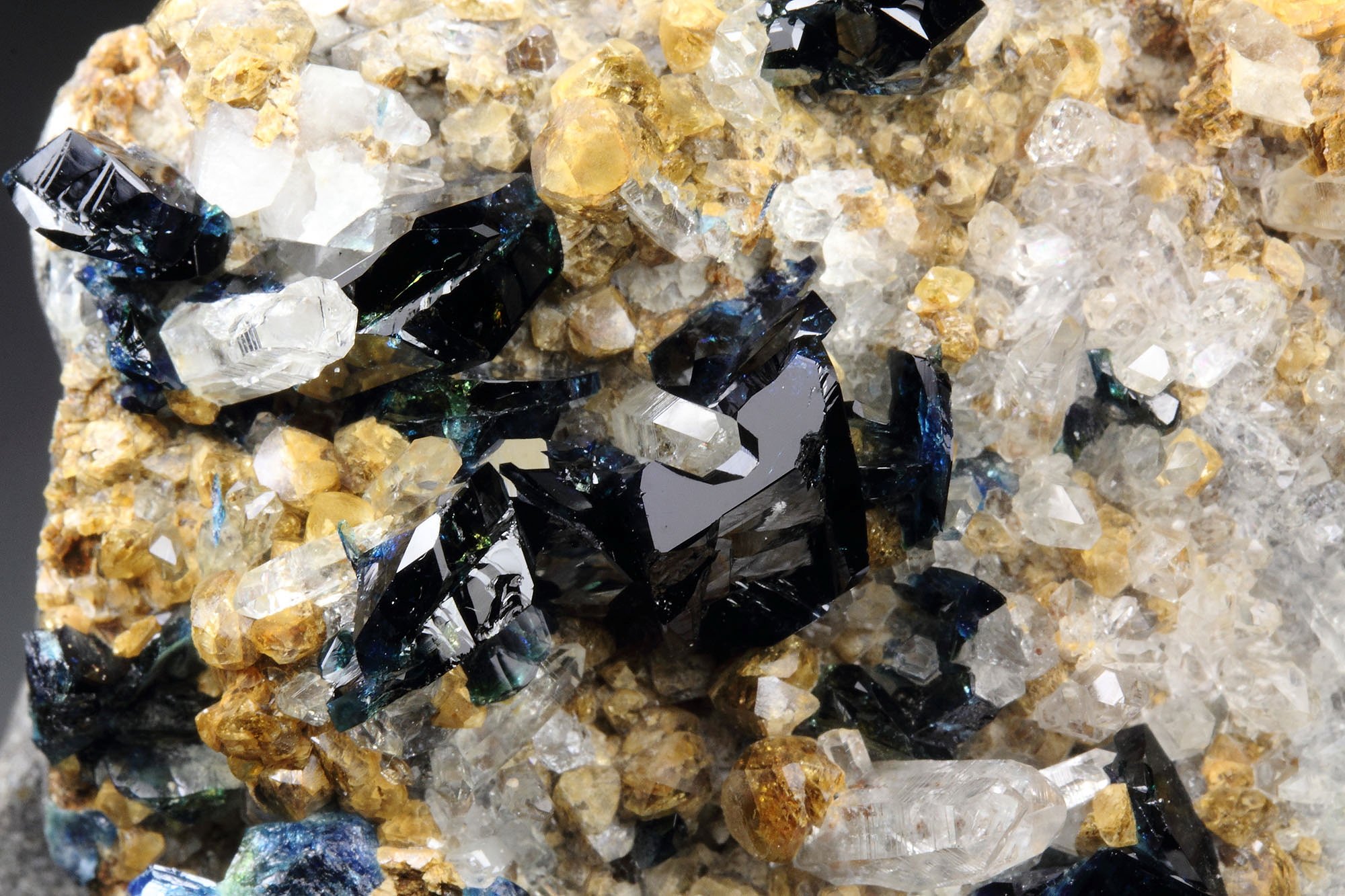 gemmy LAZULITE, SIDERITE, QUARTZ