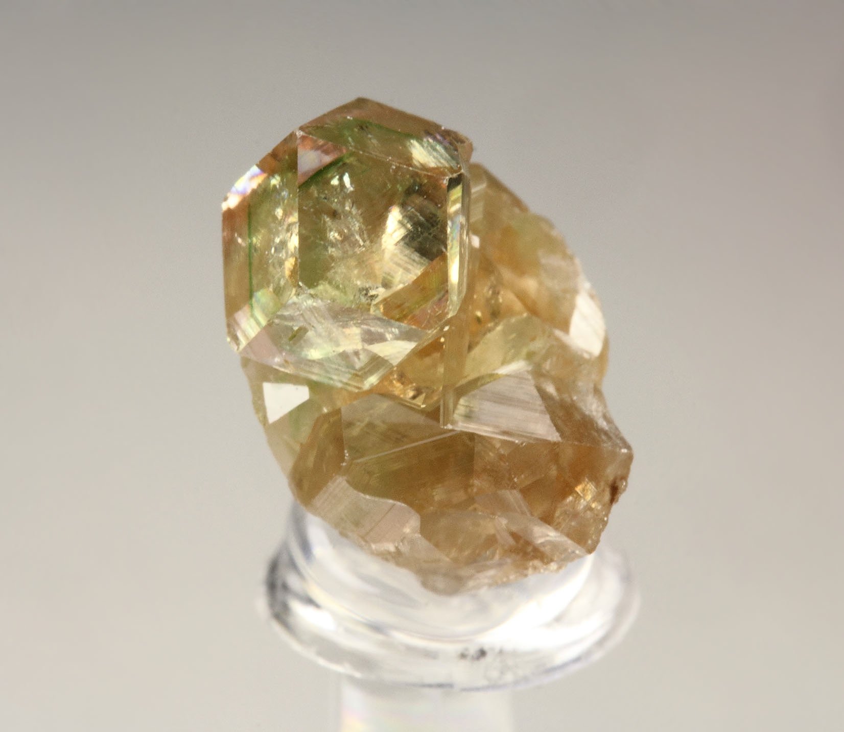 iridescent gem GARNET var. GROSSULAR