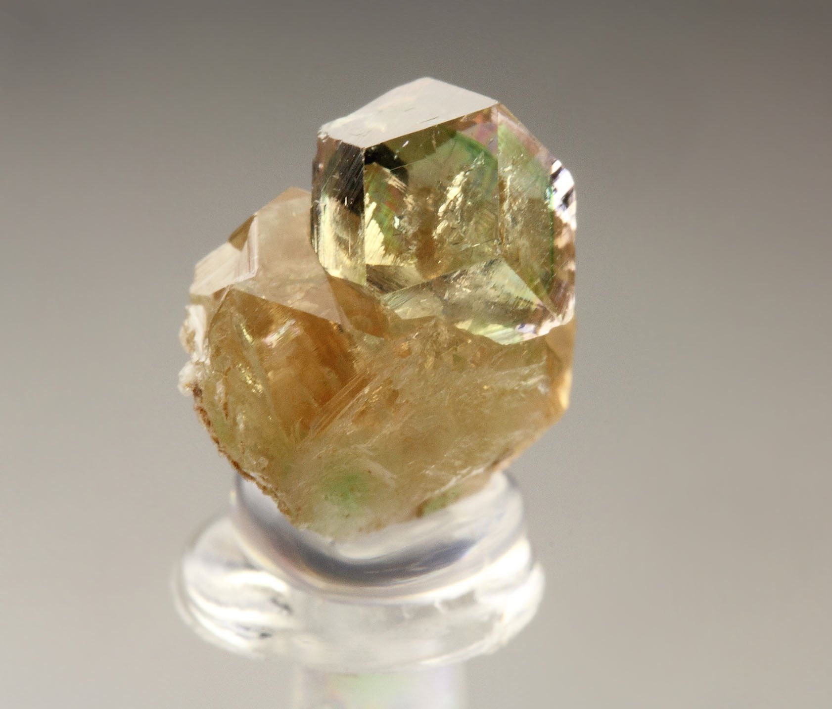 iridescent gem GARNET var. GROSSULAR