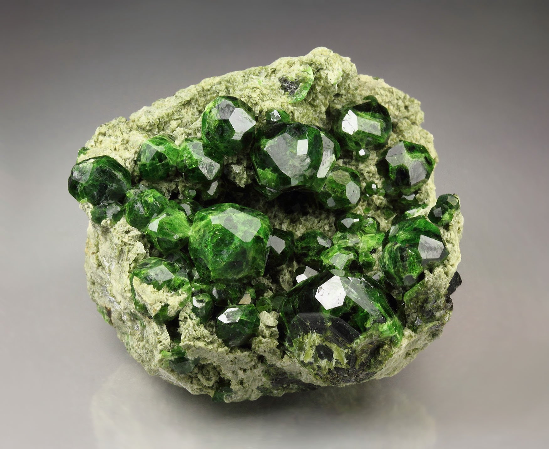 GARNET var. ANDRADITE var. DEMANTOID