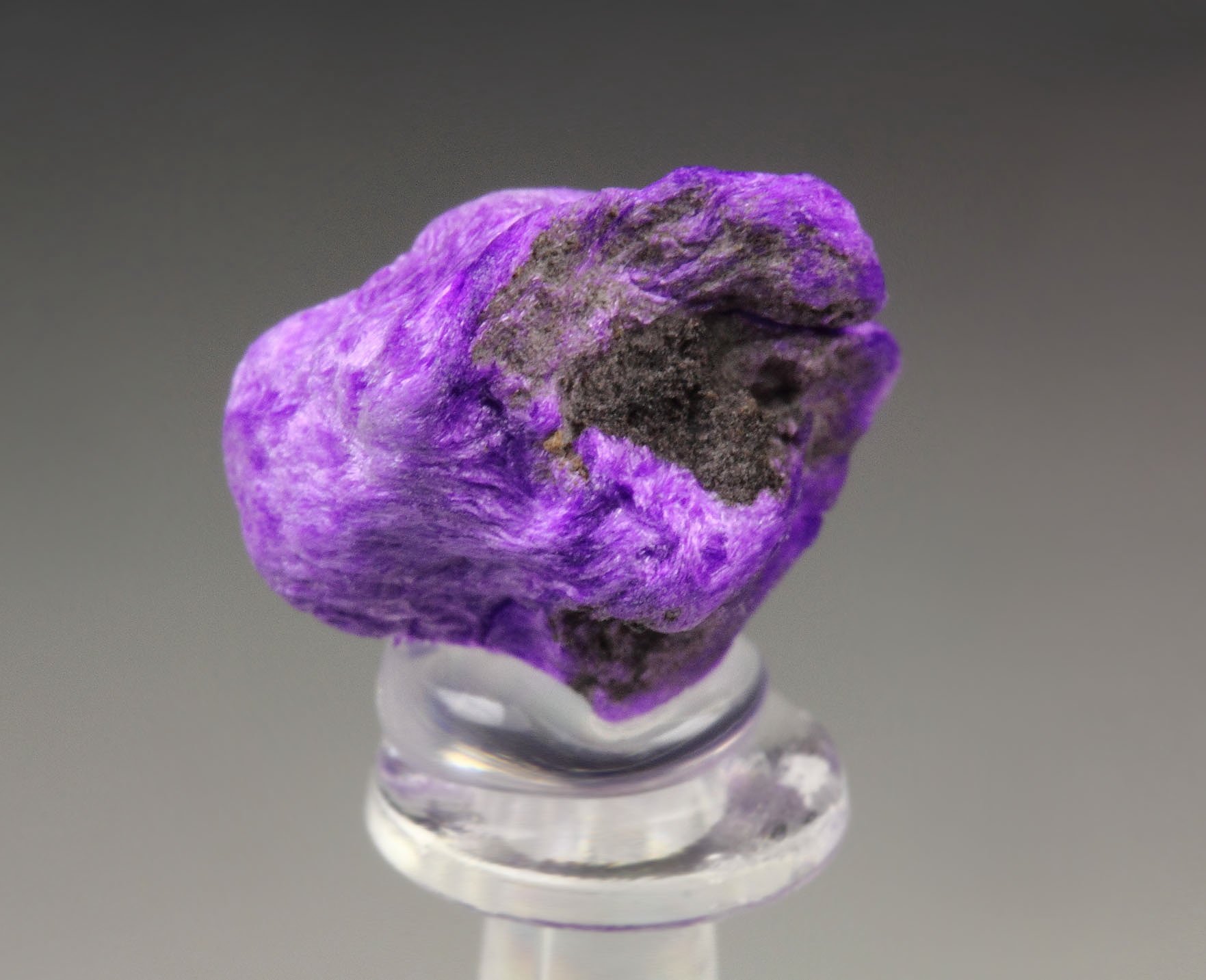 crystallized SUGILITE