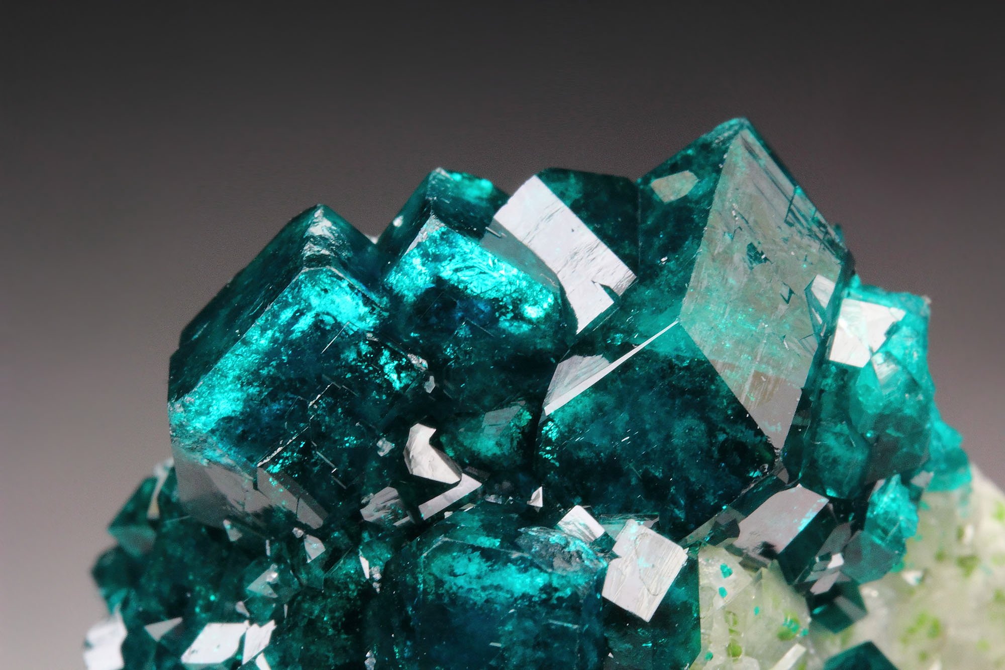 gemmy DIOPTASE, DUFTITE, CALCITE