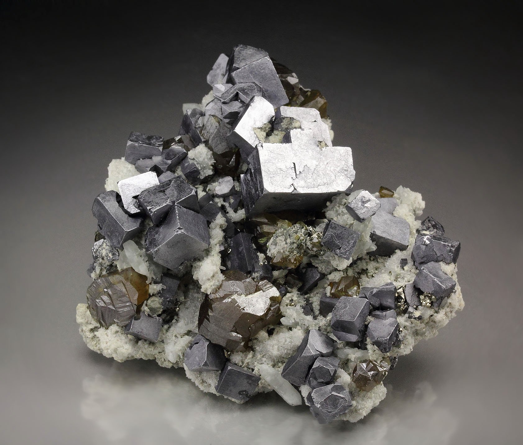 GALENA, SPHALERITE var. CLEIOPHANE, QUARTZ