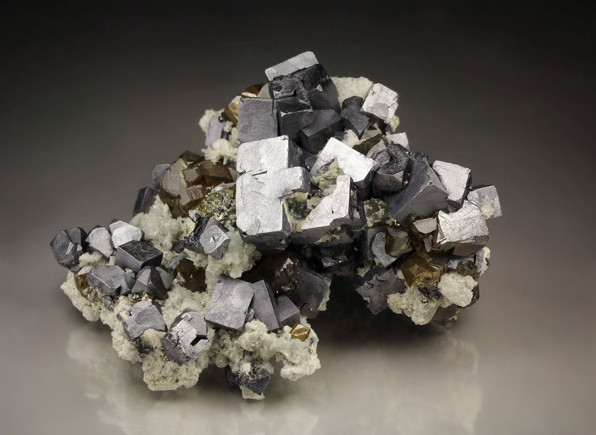 GALENA, SPHALERITE var. CLEIOPHANE, QUARTZ