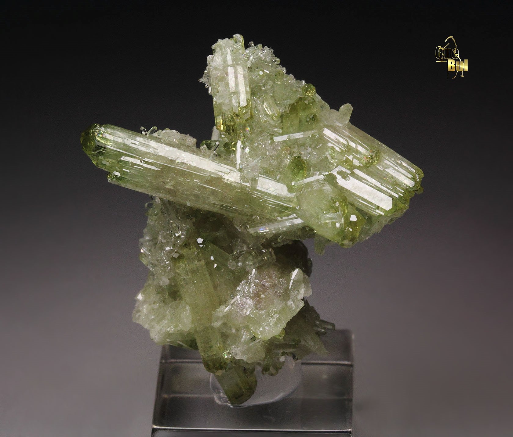 gemmy VESUVIANITE