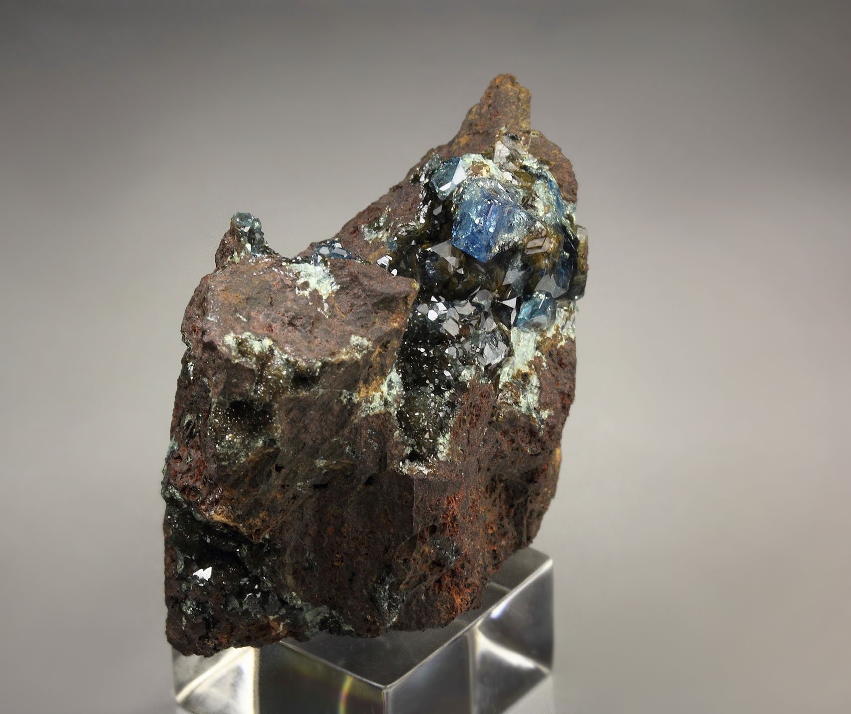 gem SCORODITE