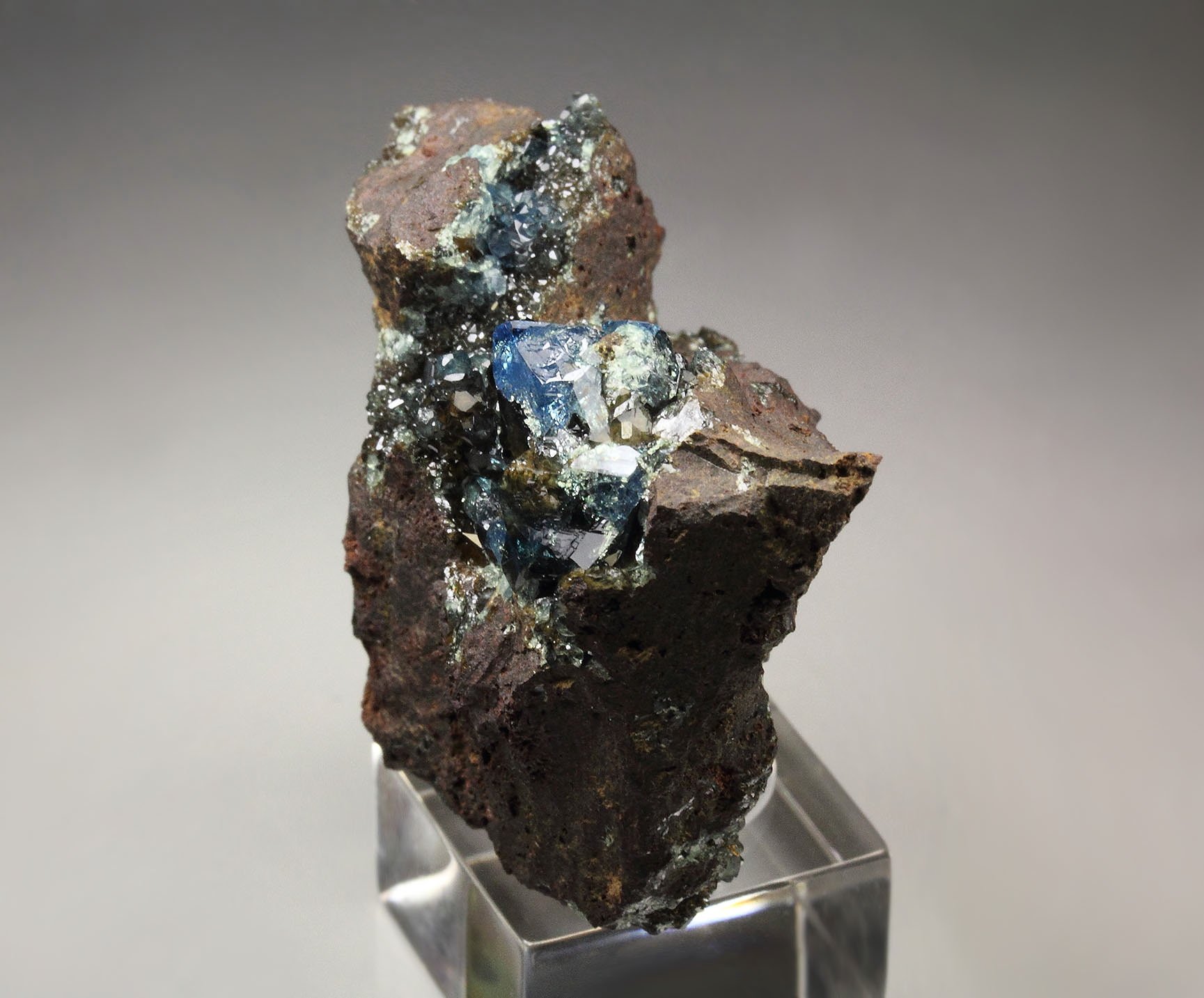 gem SCORODITE