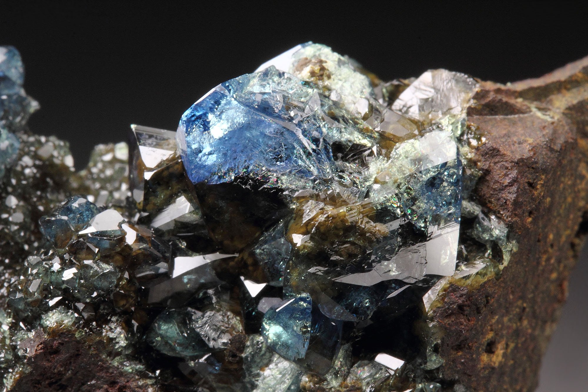 gem SCORODITE
