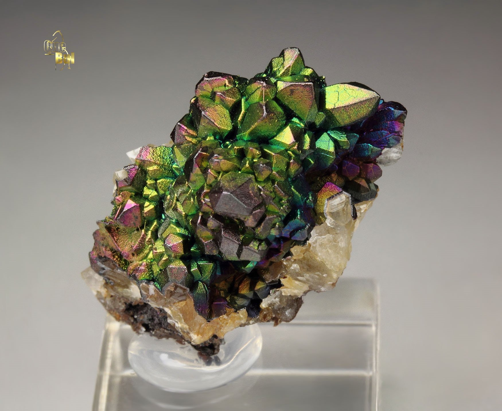 iridescent GOETHITE, QUARTZ