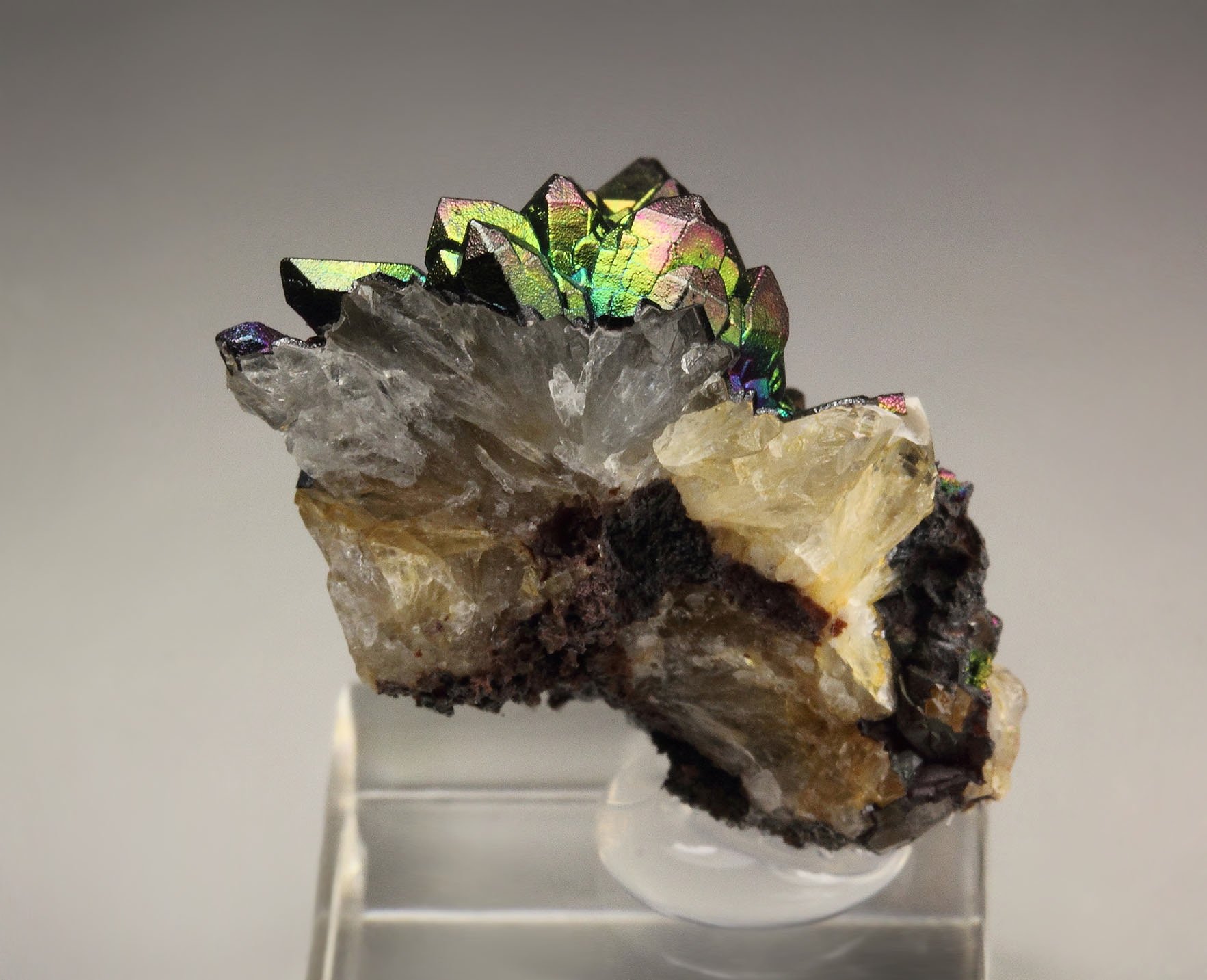 iridescent GOETHITE, QUARTZ