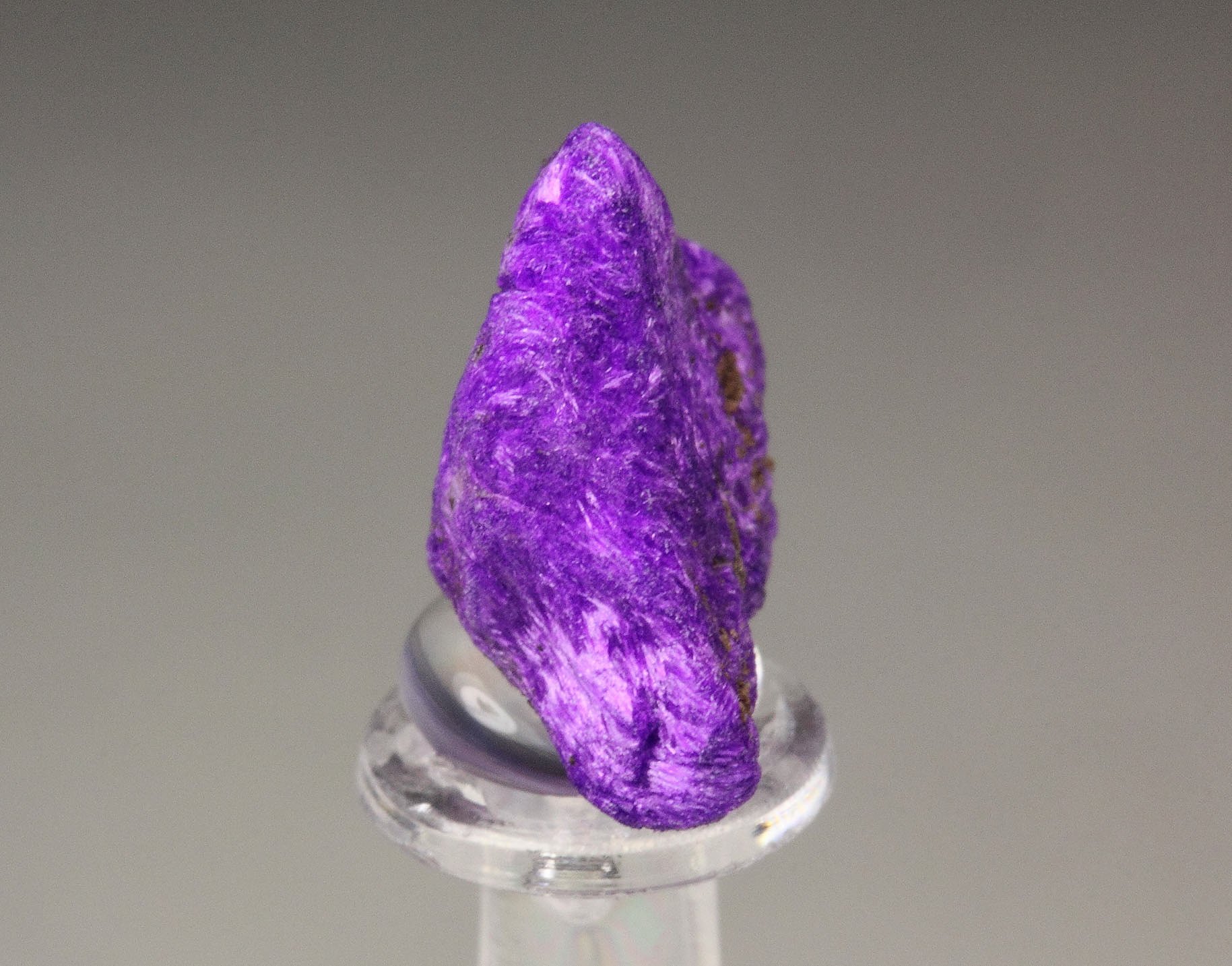 crystallized SUGILITE