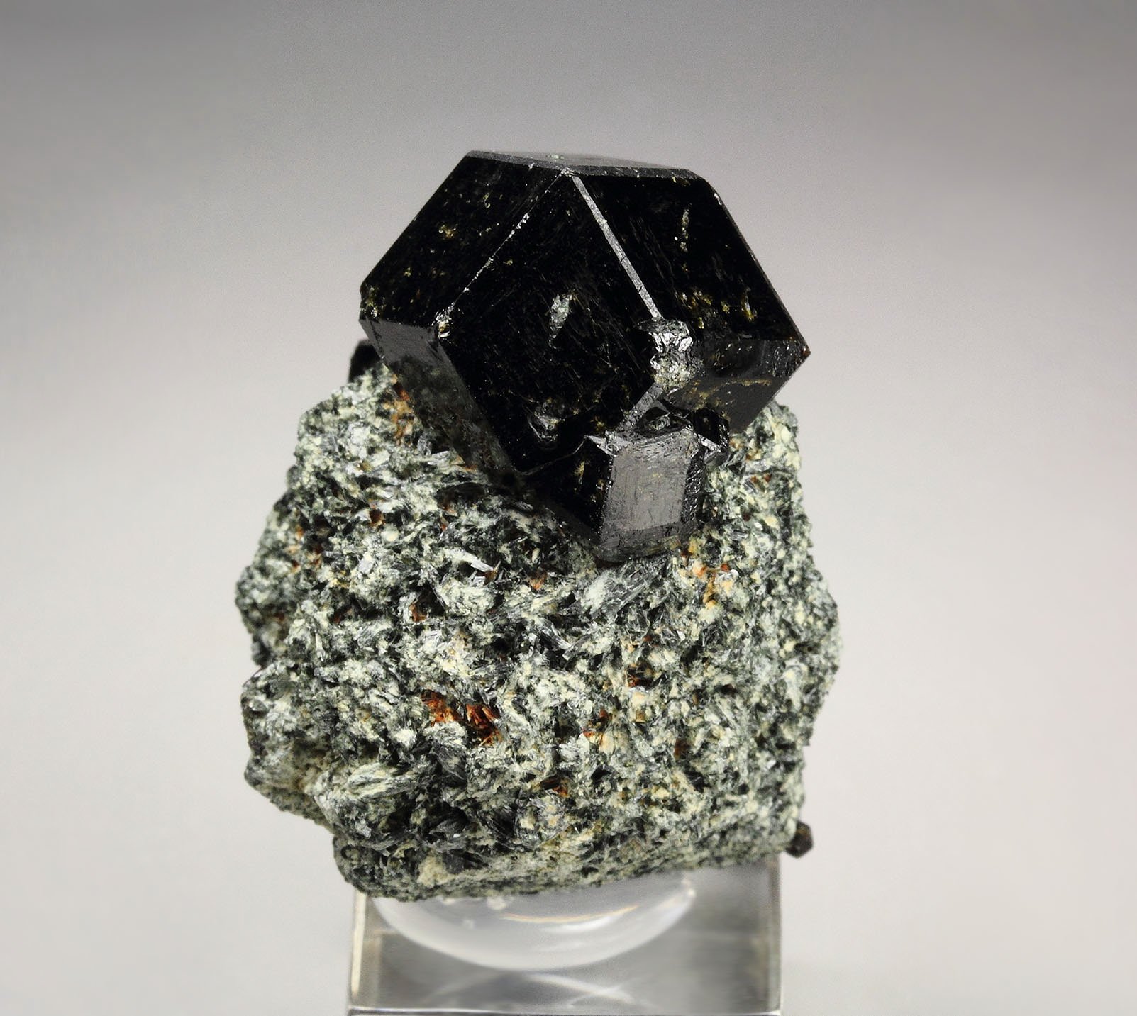 GARNET var. ANDRADITE var. MELANITE