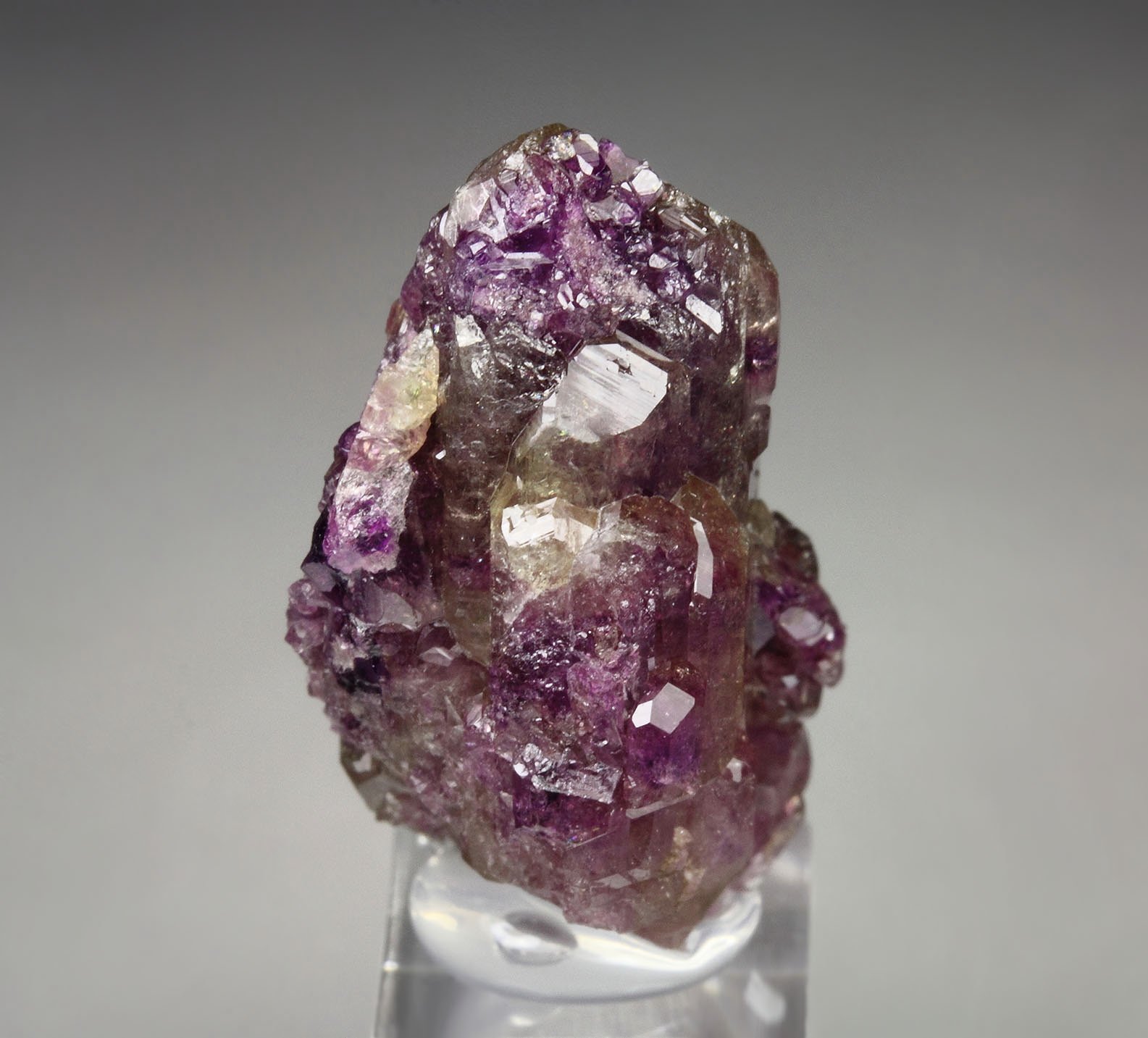 VESUVIANITE var. MANGANOAN