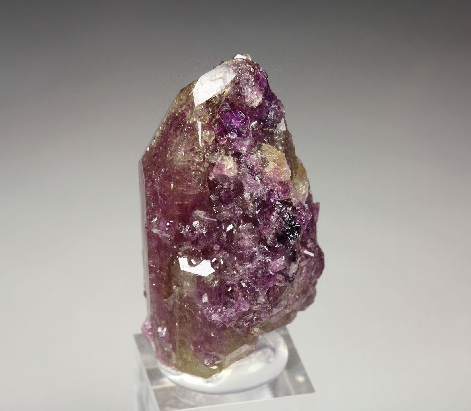 VESUVIANITE var. MANGANOAN