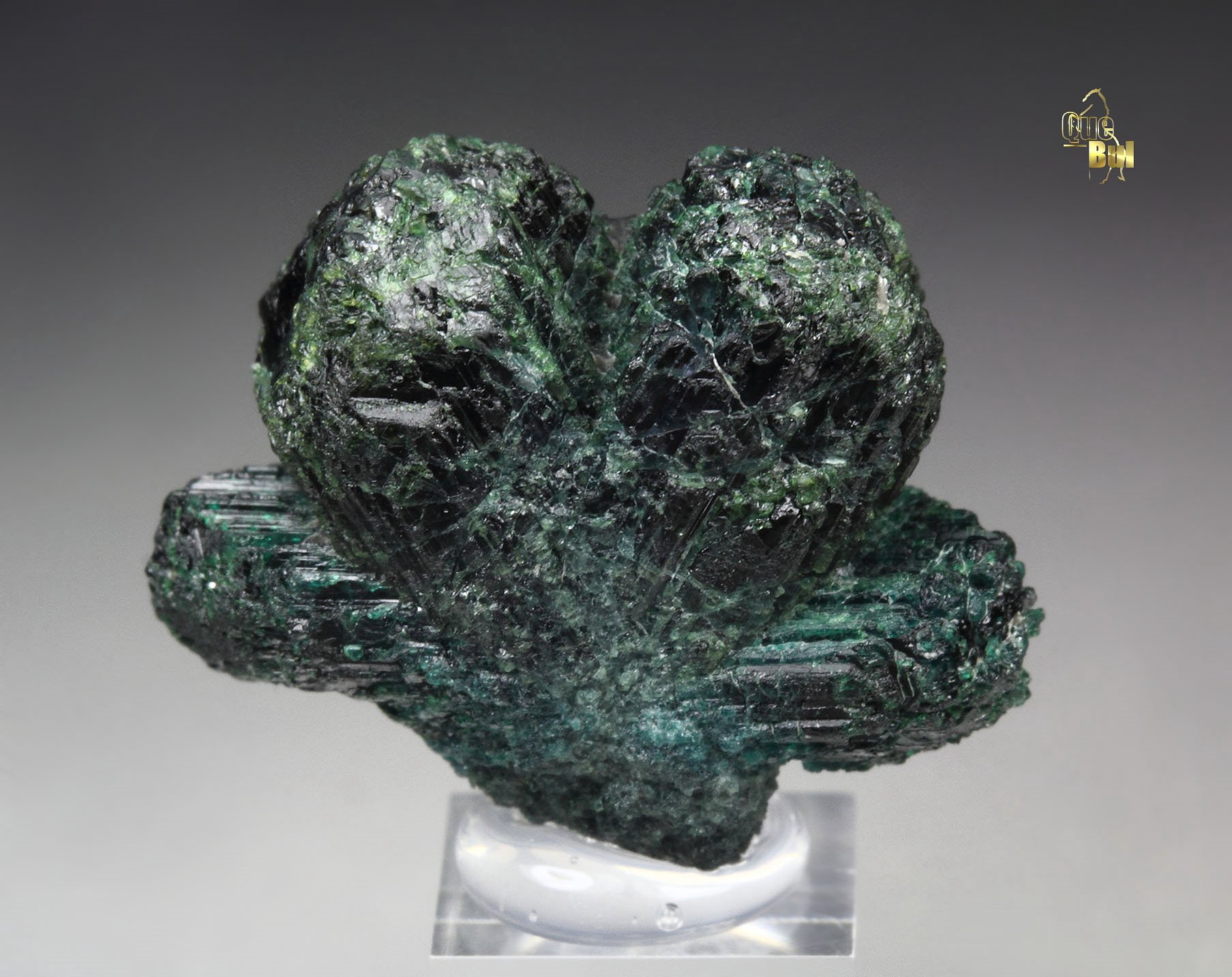 CHRYSOBERYL var. ALEXANDRITE twinned