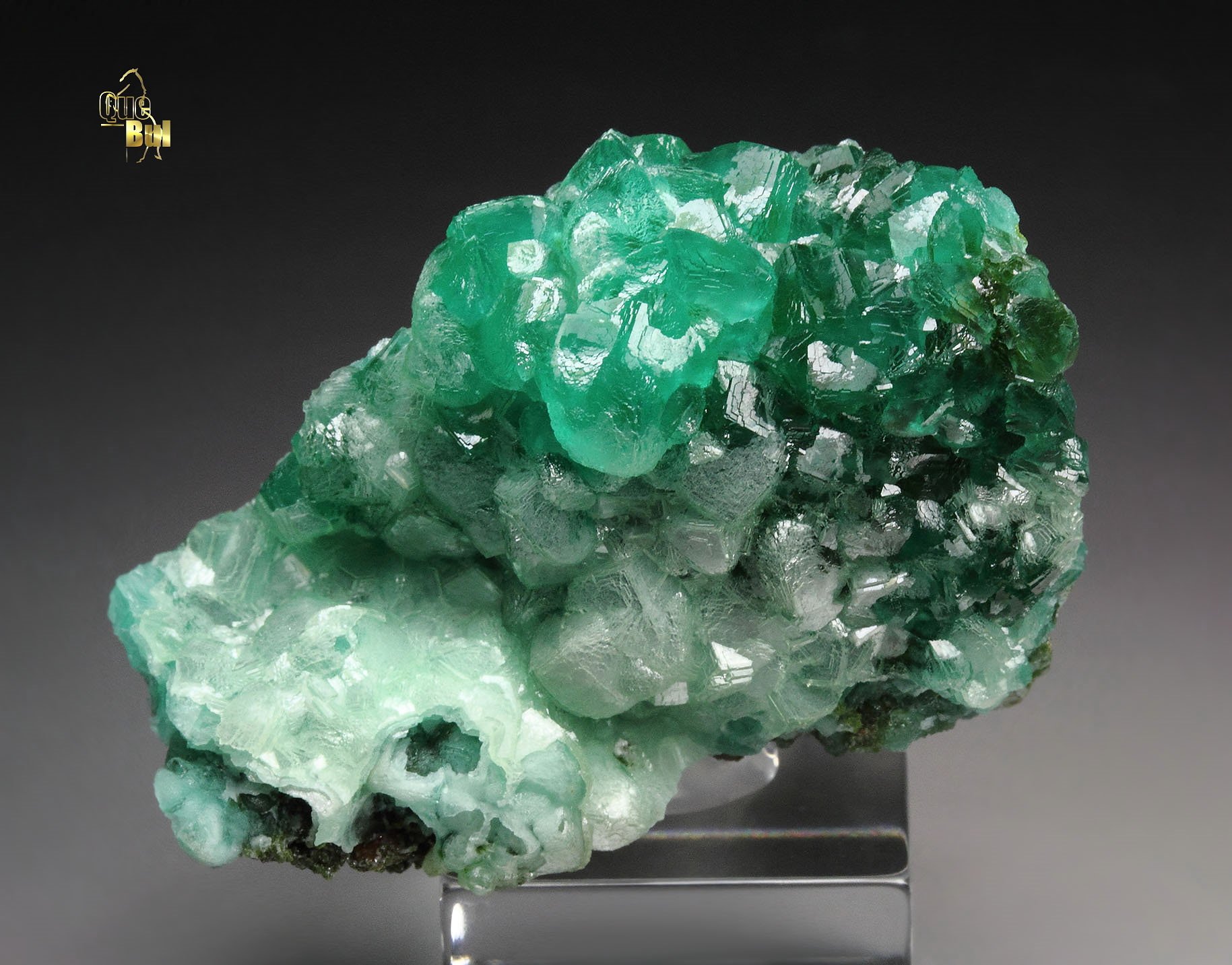 SMITHSONITE var. CUPRIAN SMITHSONITE