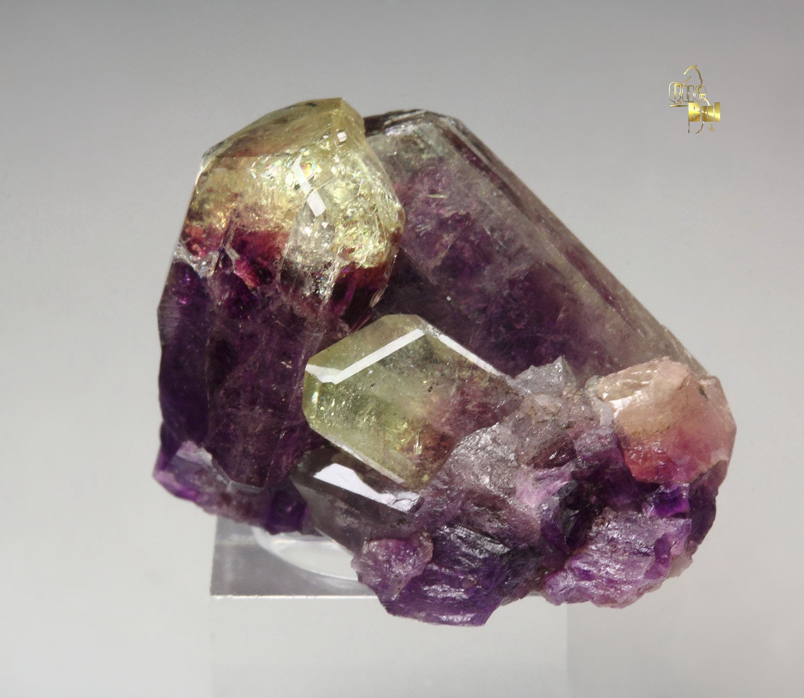 gemmy VESUVIANITE var. MANGANOAN