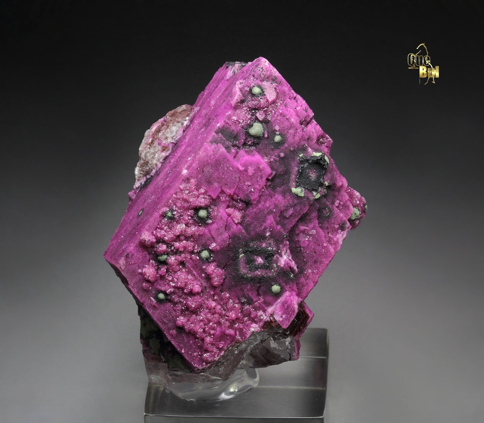 KOLWEZITE, DOLOMITE var. COBALTOAN DOLOMITE, CALCITE, HETEROGENITE