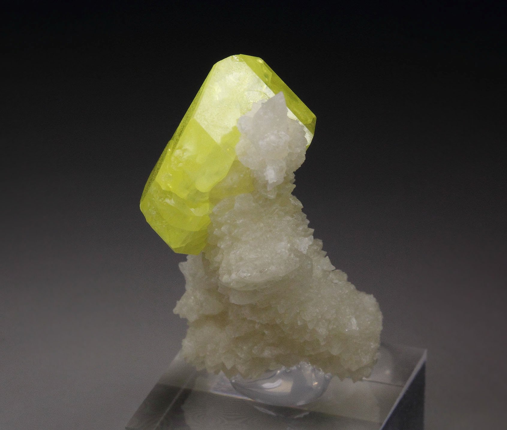 SULPHUR, ARAGONITE