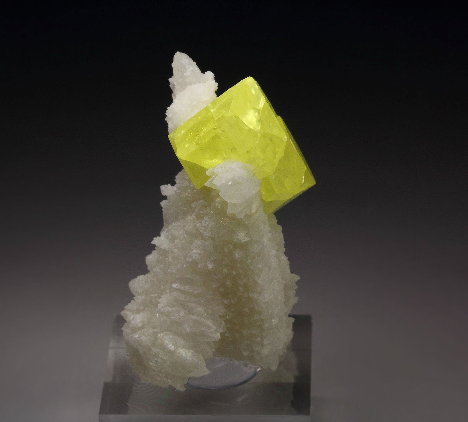 SULPHUR, ARAGONITE