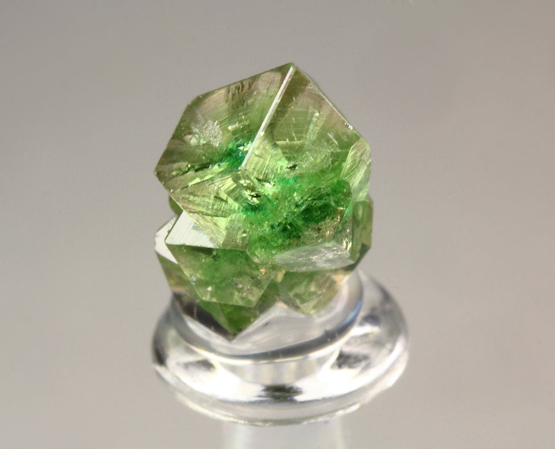 gem GARNET var. GROSSULAR with GREEN CHROMIAN PHANTOMS