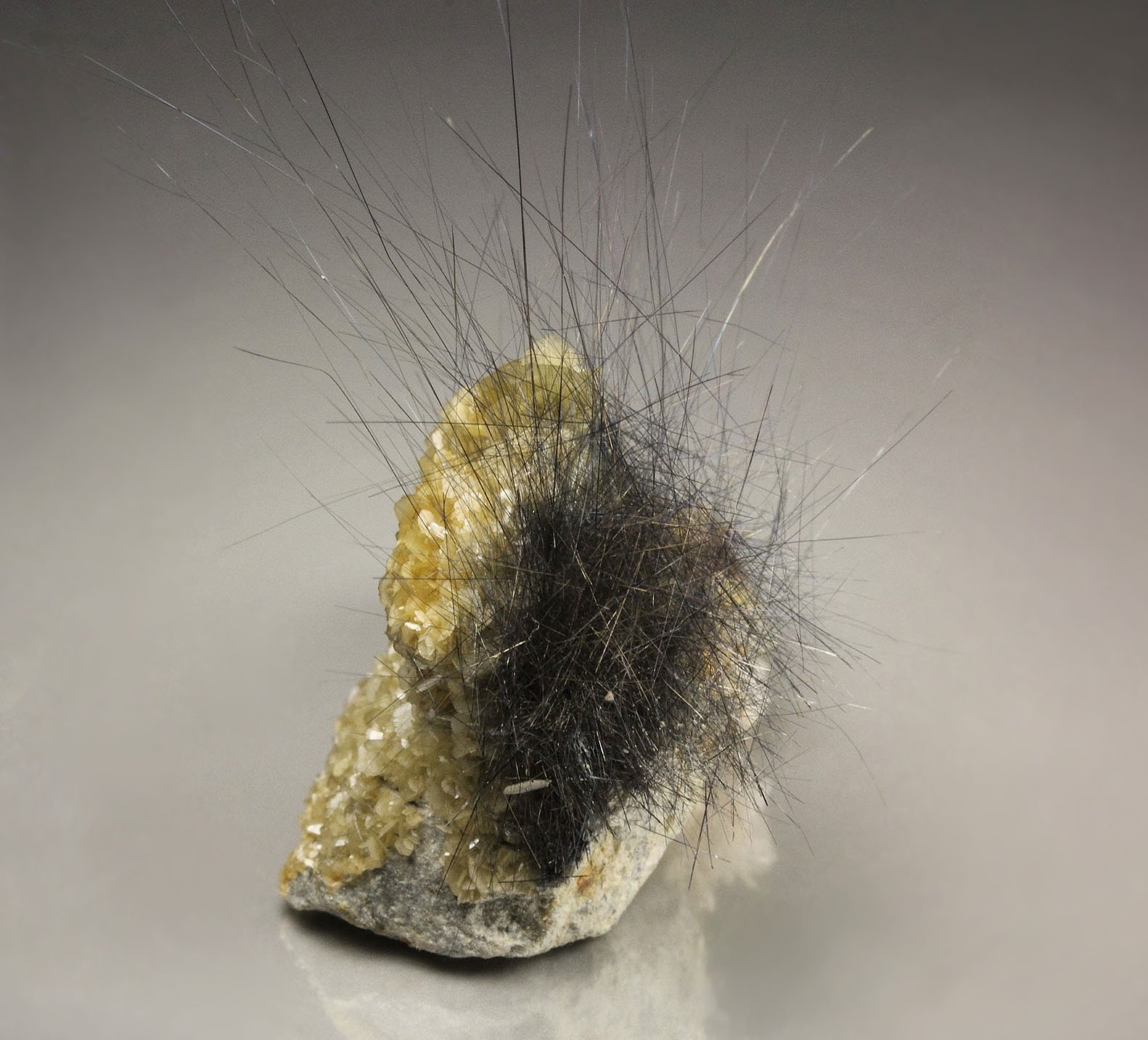BOULANGERITE, SIDERITE