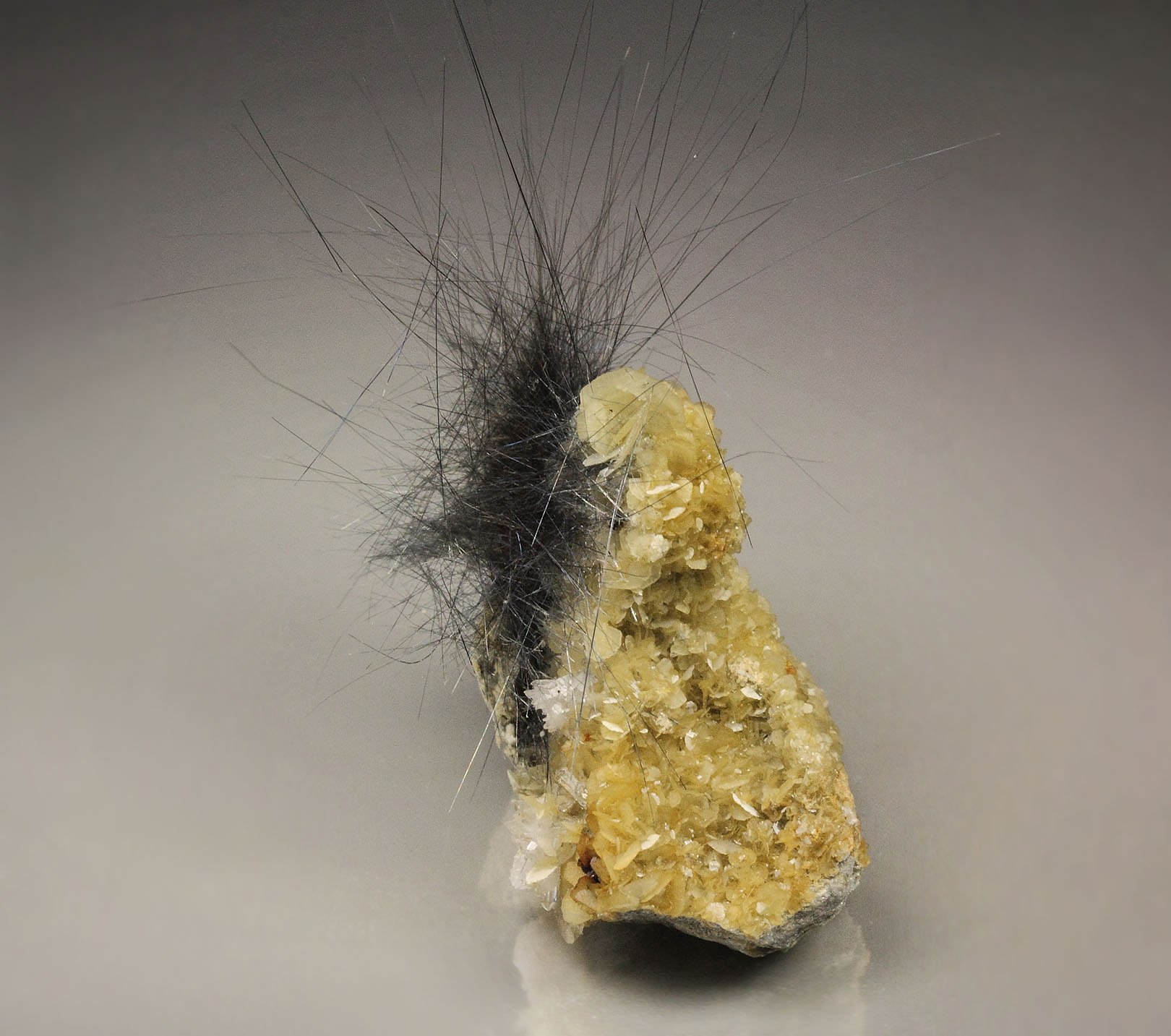 BOULANGERITE, SIDERITE