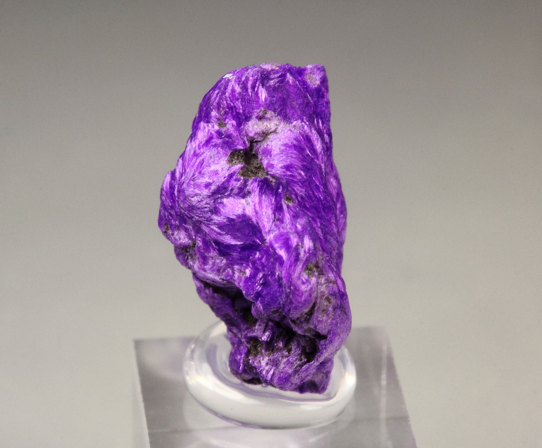 crystallized SUGILITE