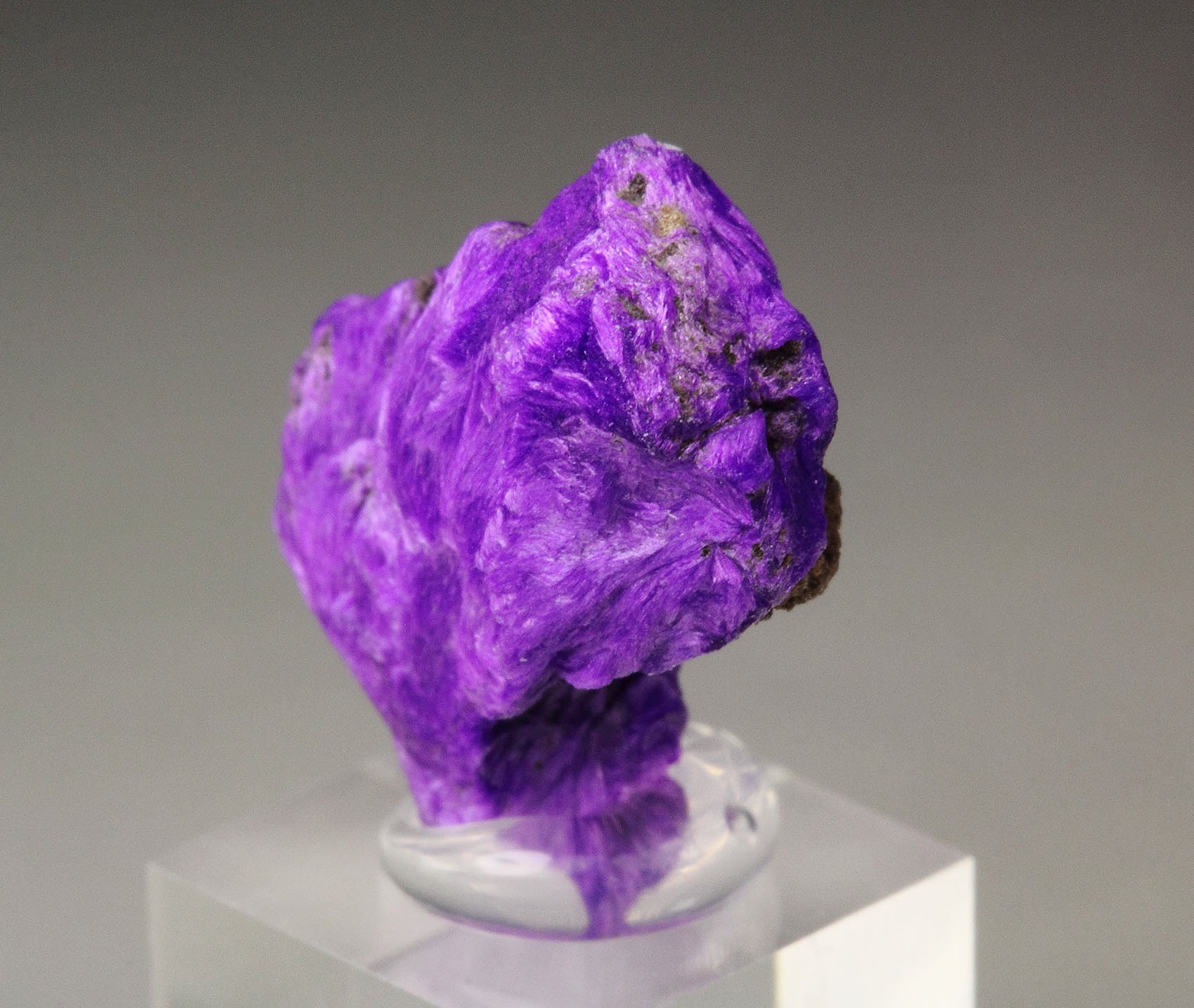 crystallized SUGILITE