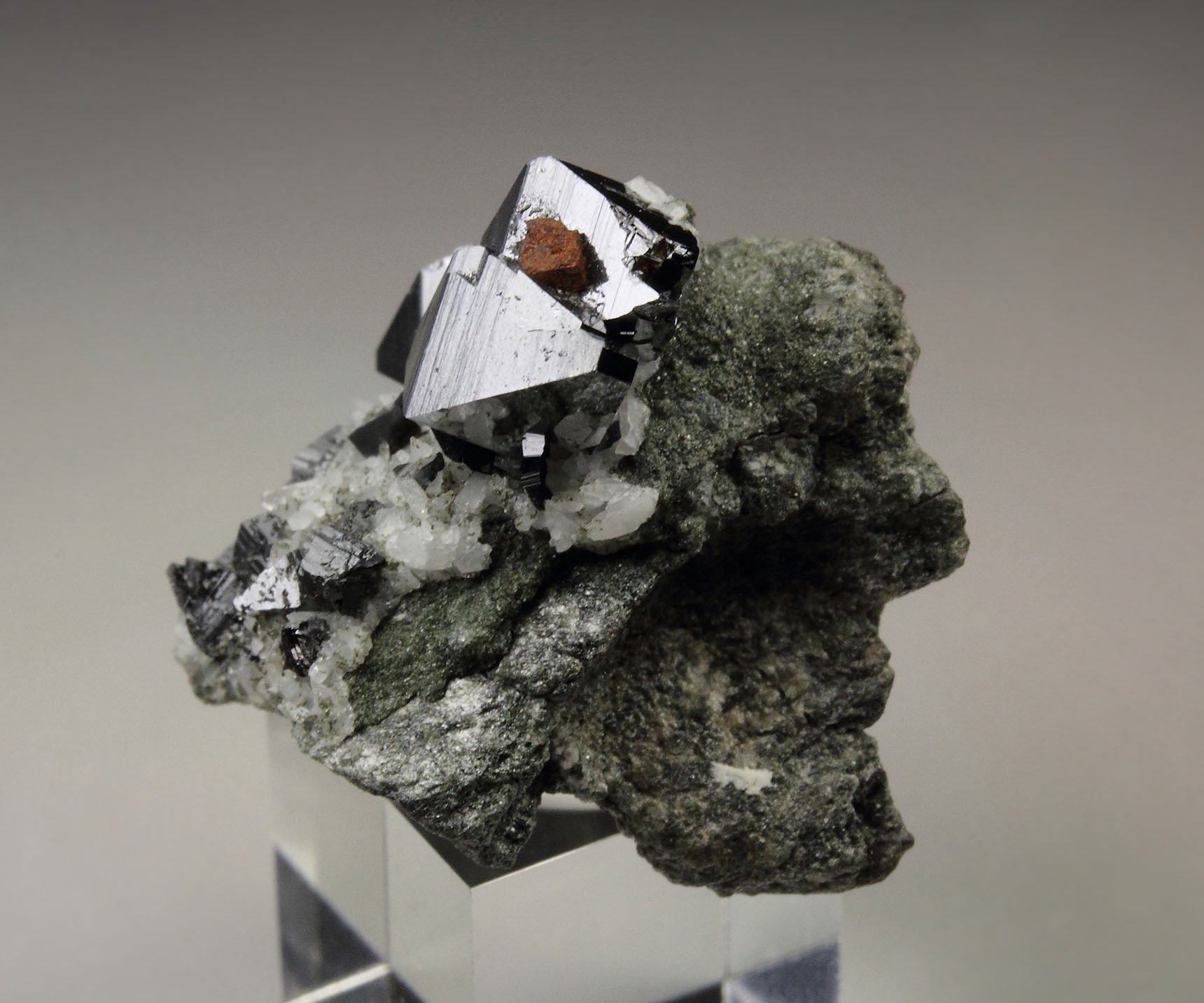 ANATASE, K FELDSPAR var. ADULARIA, PYRITE