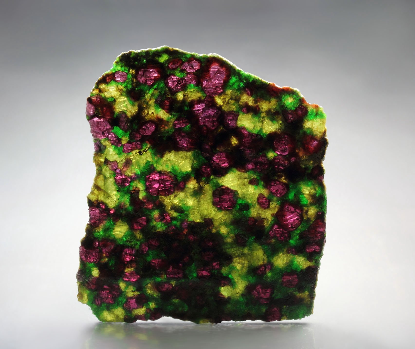 GARNET var. PYROPE, DIOPSIDE var. CHROMIUM-BEARING DIOPSIDE, ENSTATITE