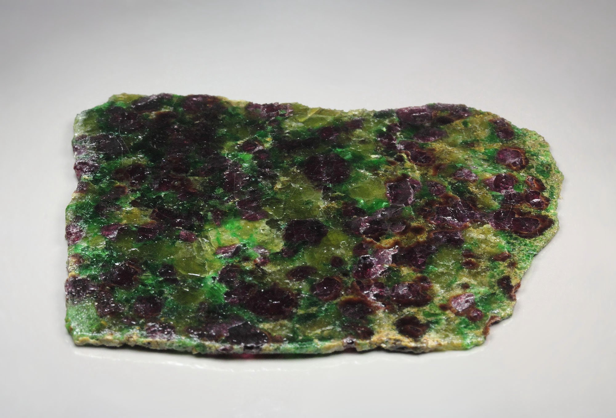 GARNET var. PYROPE, DIOPSIDE var. CHROMIUM-BEARING DIOPSIDE, ENSTATITE