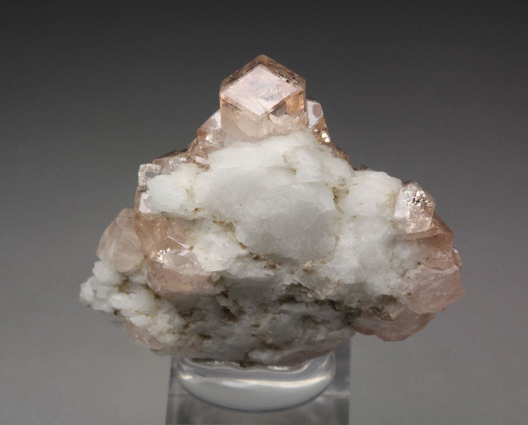 gem GARNET var. GROSSULAR