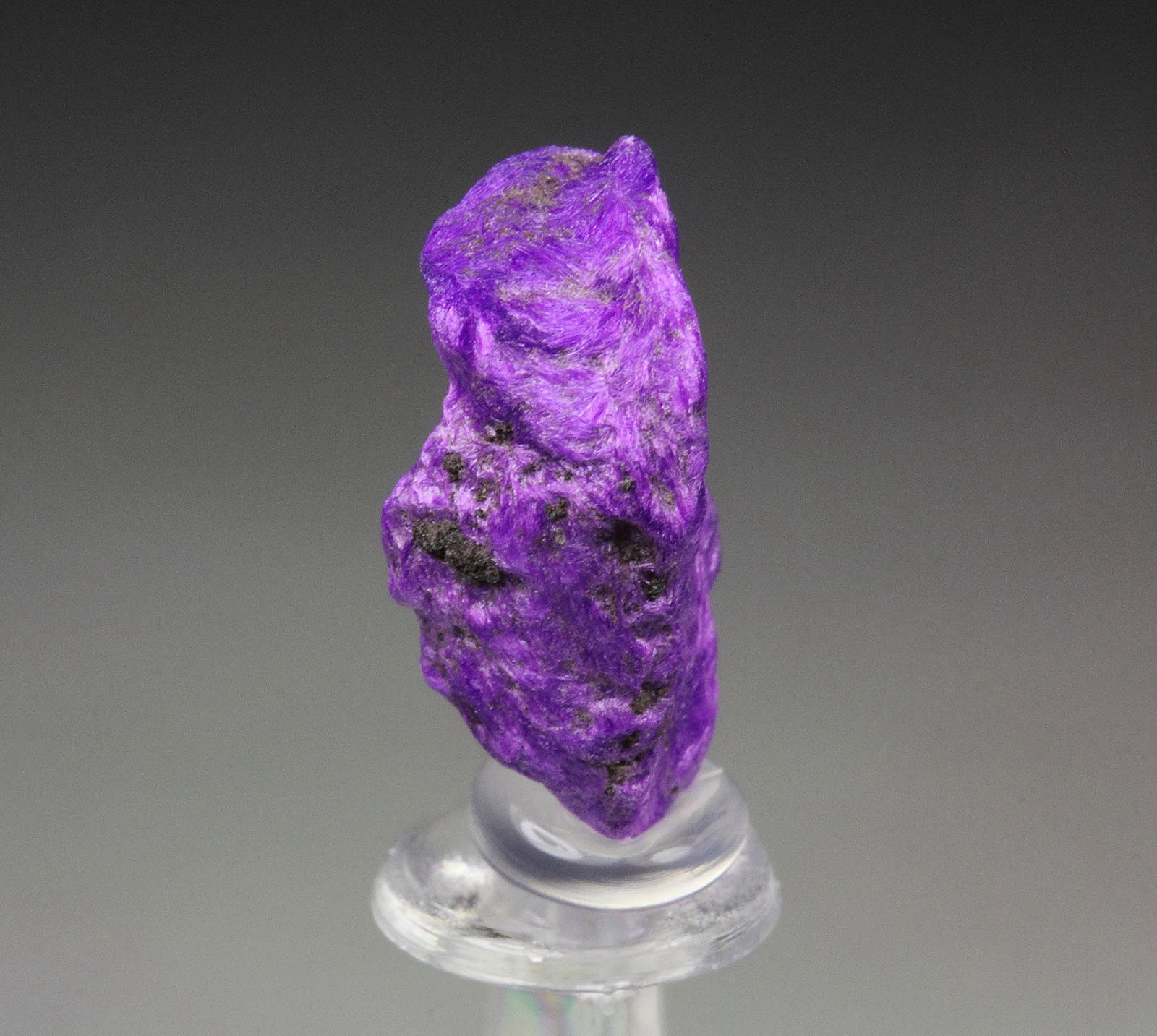 crystallized SUGILITE