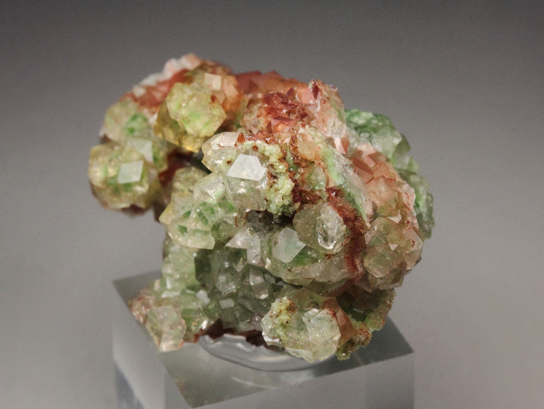 gem GARNET var. GROSSULAR with GREEN CHROMIAN PHANTOMS