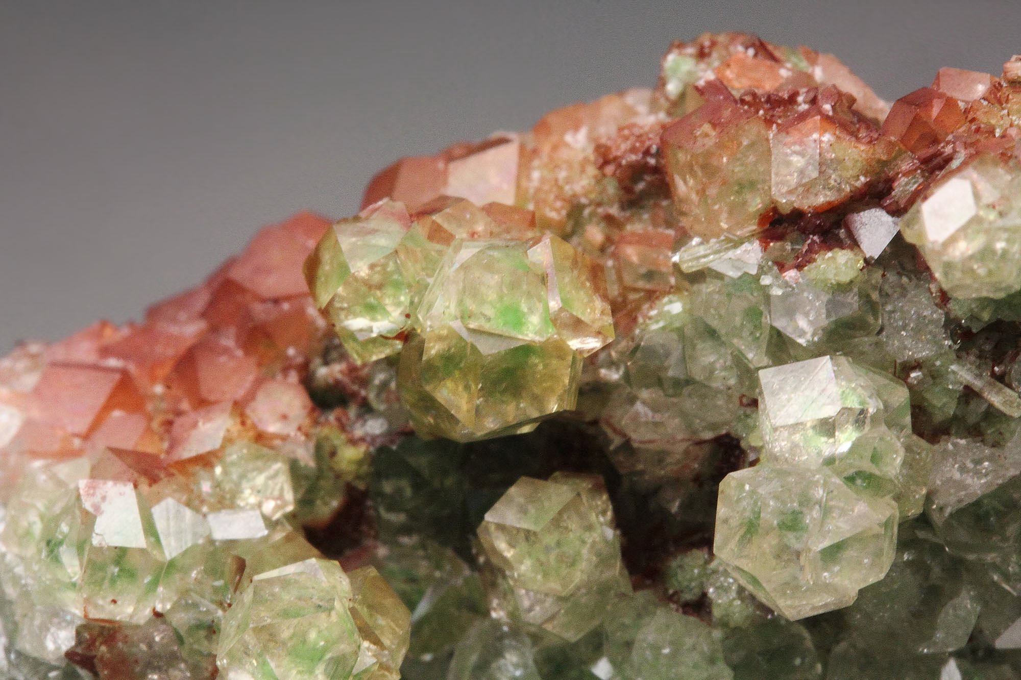 gem GARNET var. GROSSULAR with GREEN CHROMIAN PHANTOMS