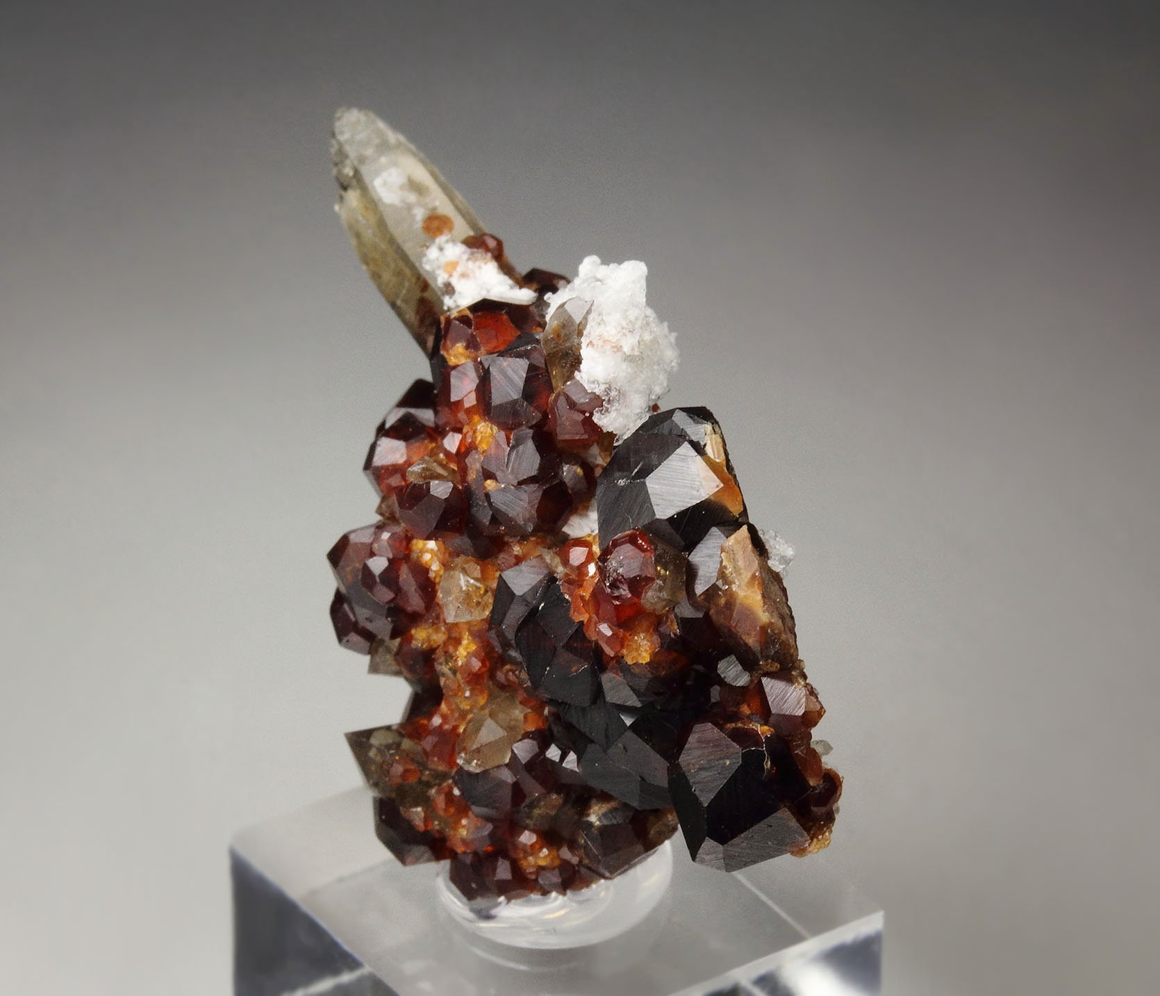 gemmy GARNET var. SPESSARTINE, QUARTZ var. SMOKY