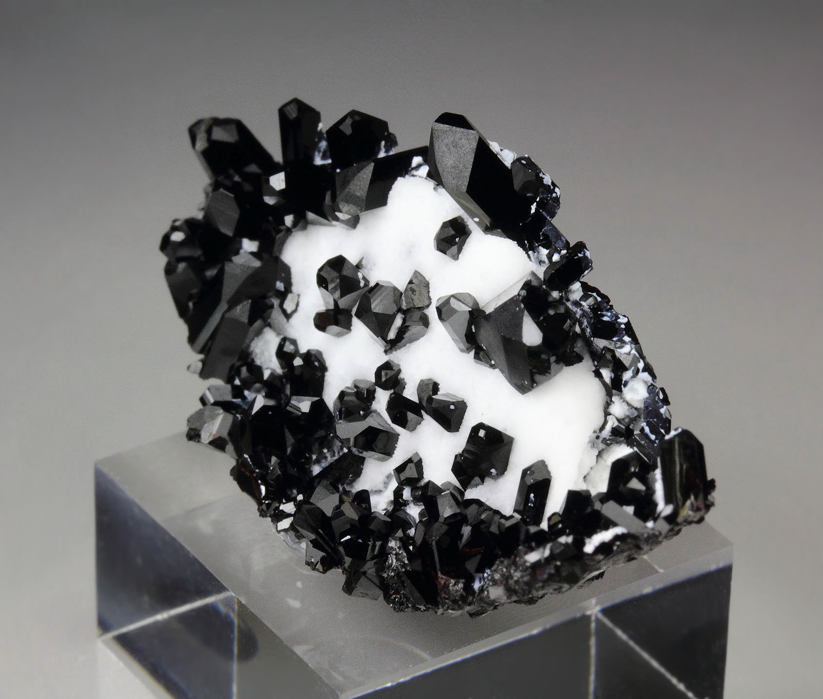 NEPTUNITE, NATROLITE