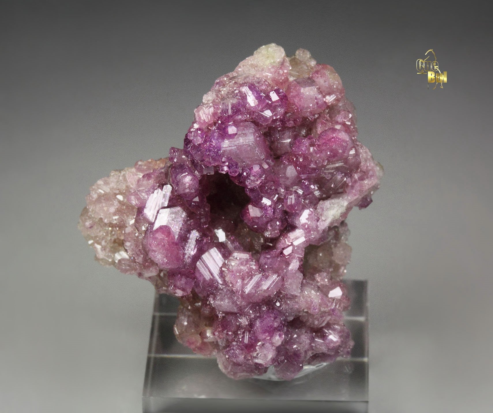 VESUVIANITE var. MANGANOAN