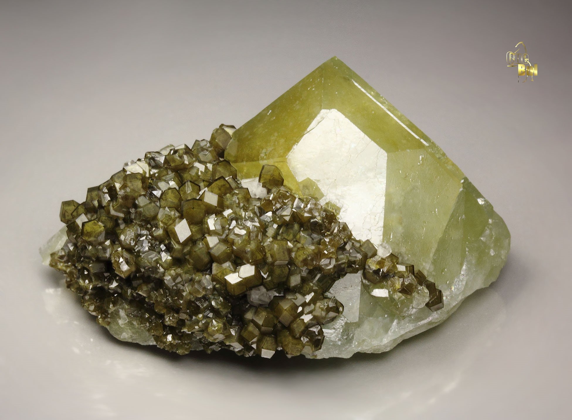gem DATOLITE, GARNET var. ANDRADITE