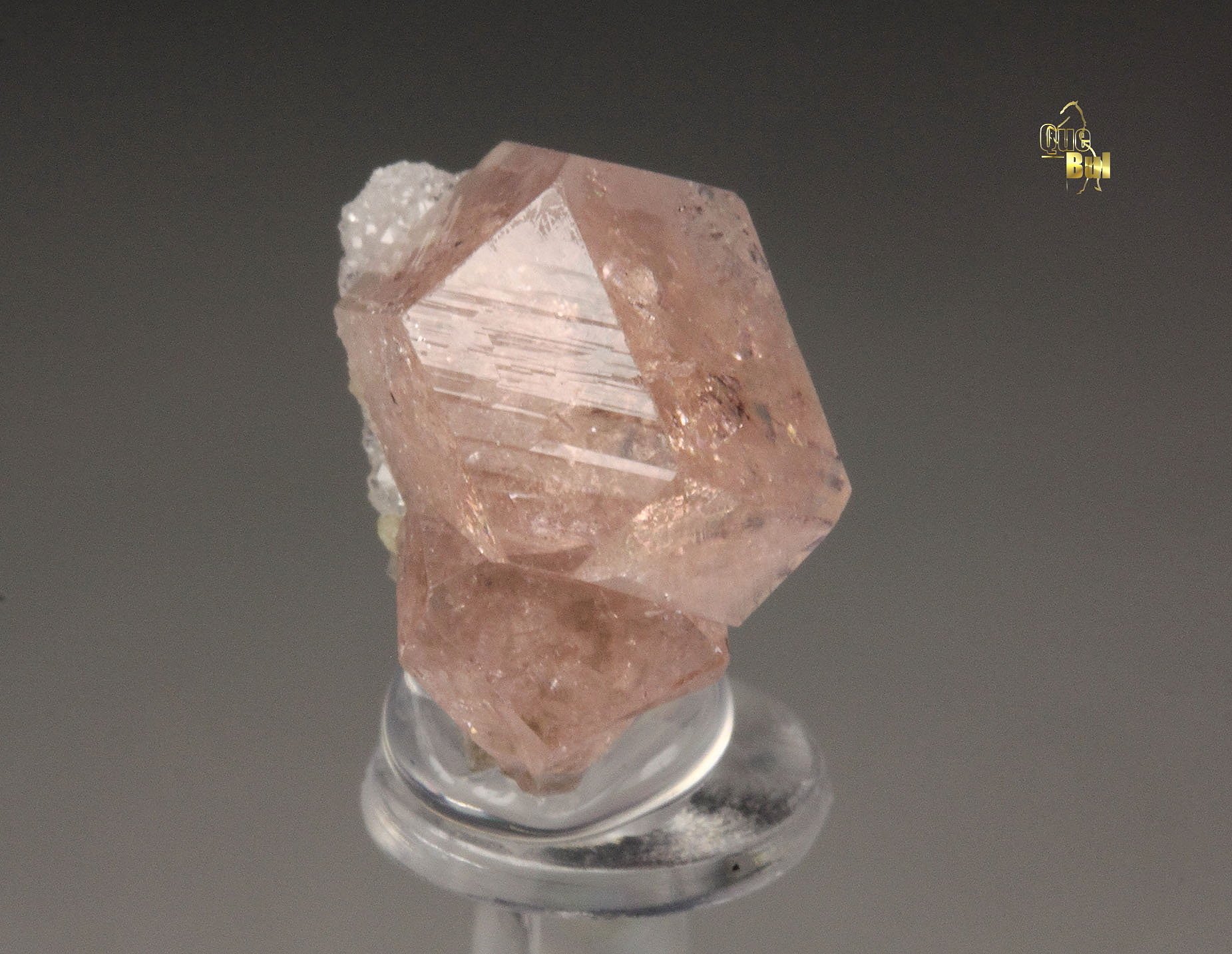 gem PINK GARNET var. GROSSULAR
