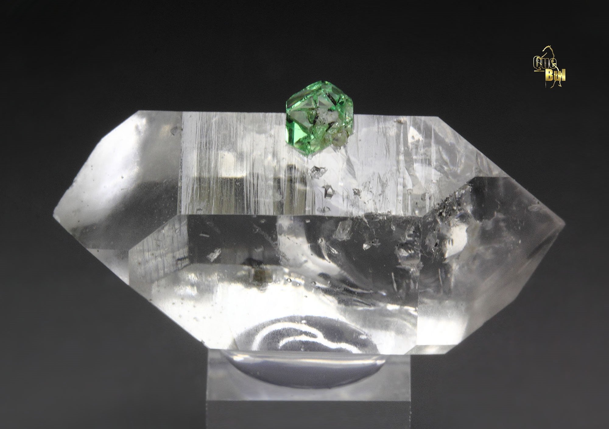gem GARNET var. GROSSULAR var. TSAVORITE, QUARTZ bi-terminated
