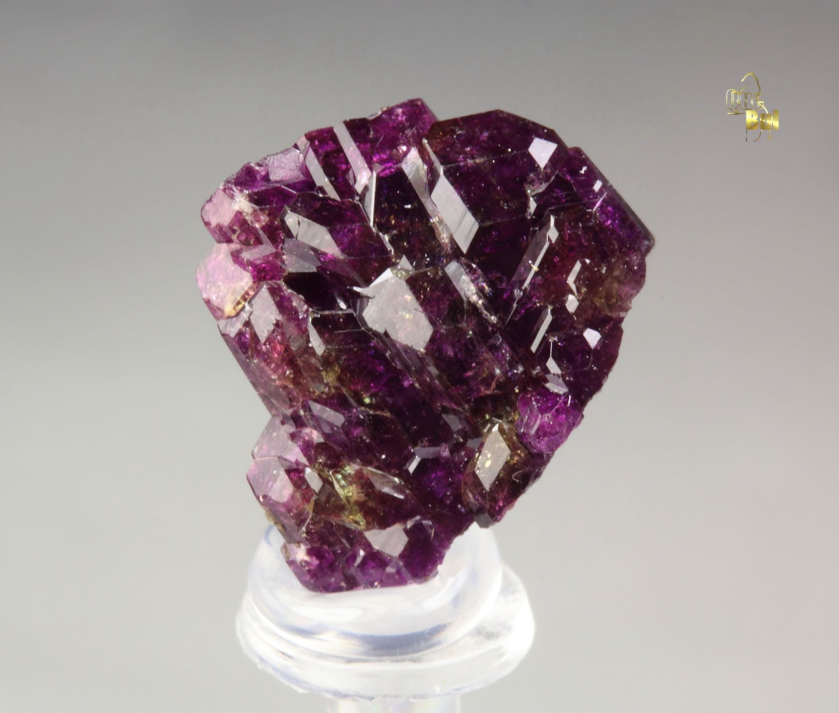 VESUVIANITE var. MANGANOAN