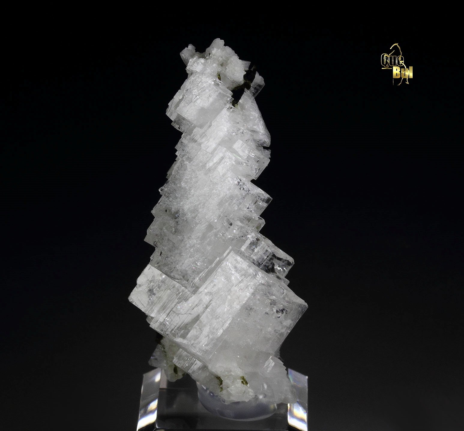 K FELDSPAR var. ADULARIA, EPIDOTE