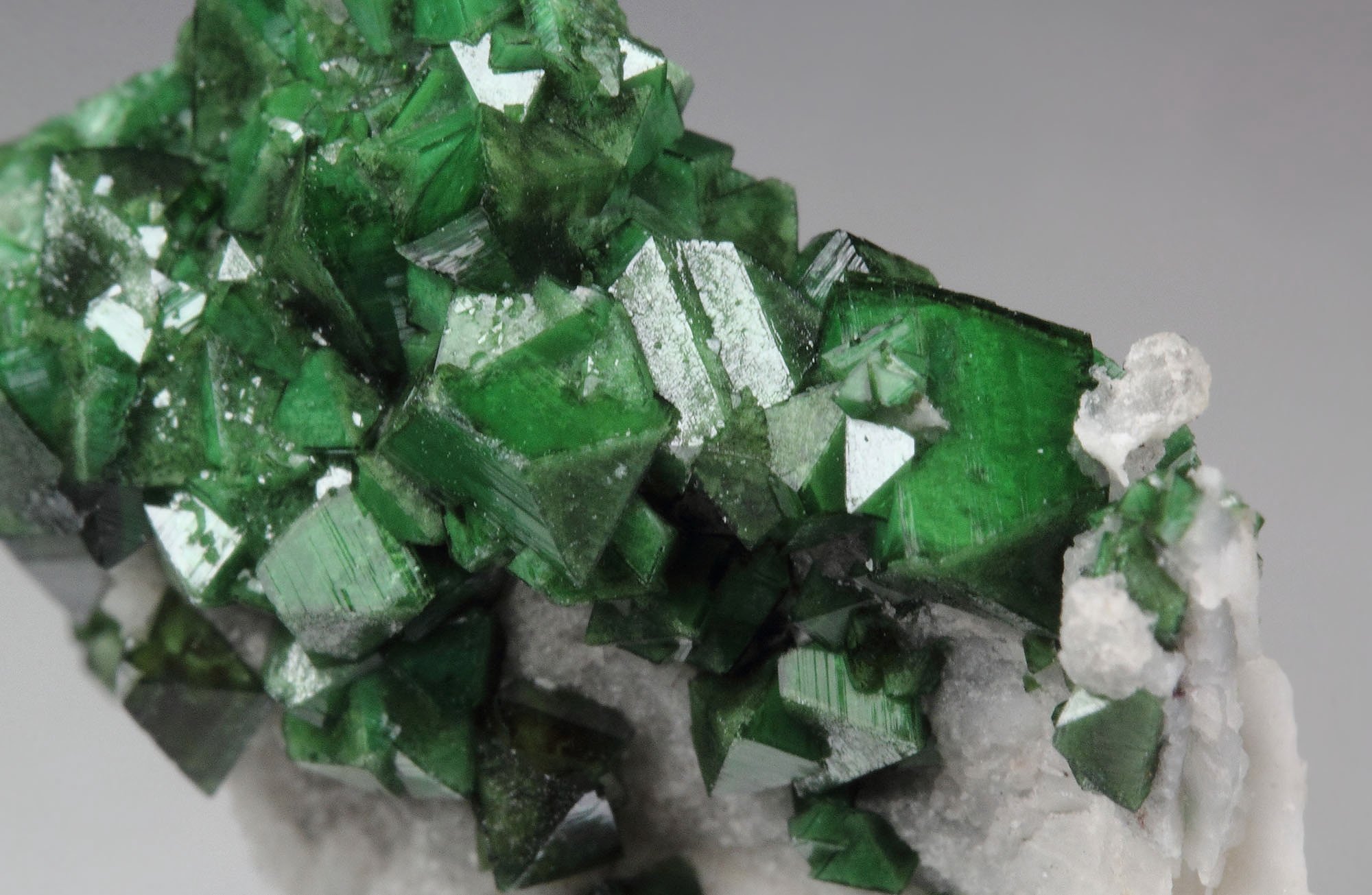 ZINCOLIVENITE