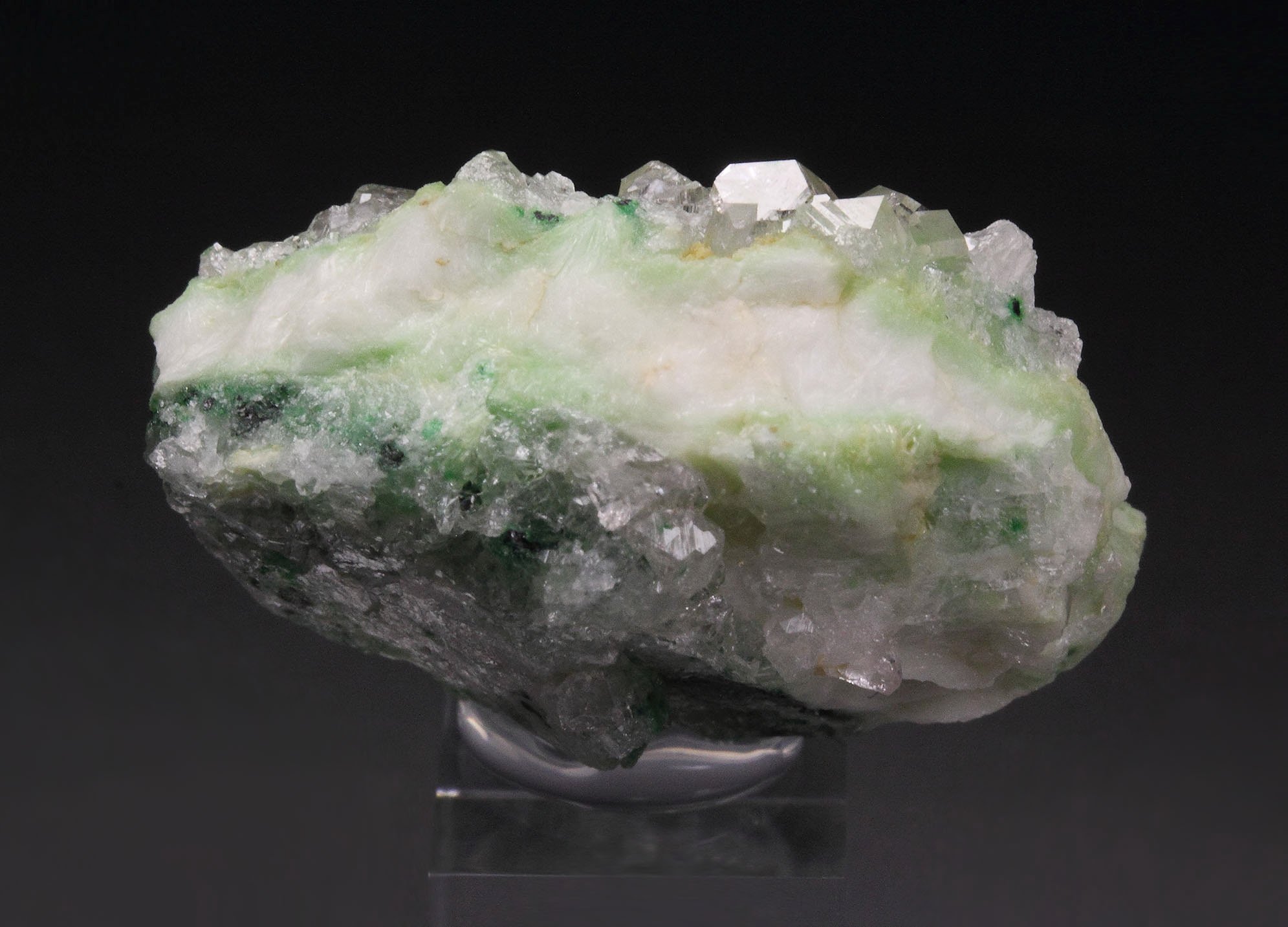 gem GARNET var. GROSSULAR with GREEN CHROMIAN PHANTOMS