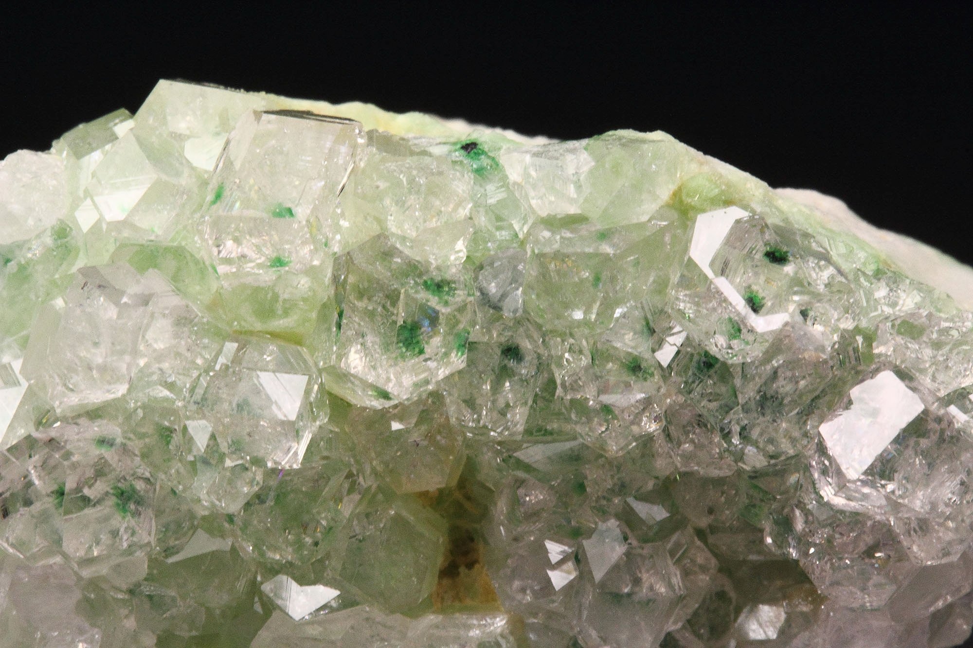 gem GARNET var. GROSSULAR with GREEN CHROMIAN PHANTOMS